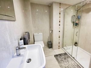 Guest W.C. & Shower- click for photo gallery